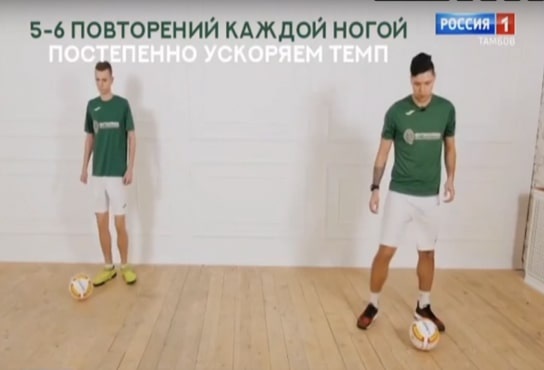 Филиалы закрыты на карантин. Мы создаем онлайн-тренировки и читаем футбольные сказки нашим ученикам на ночь, чтобы они чувствовали поддержку школы и тренеров.